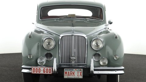 Jaguar Mark IX