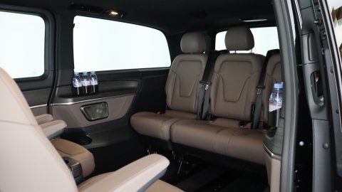 Mercedes V-Class (with driver)