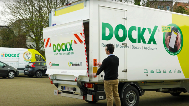 Dockx Rental's Easy Box moving van